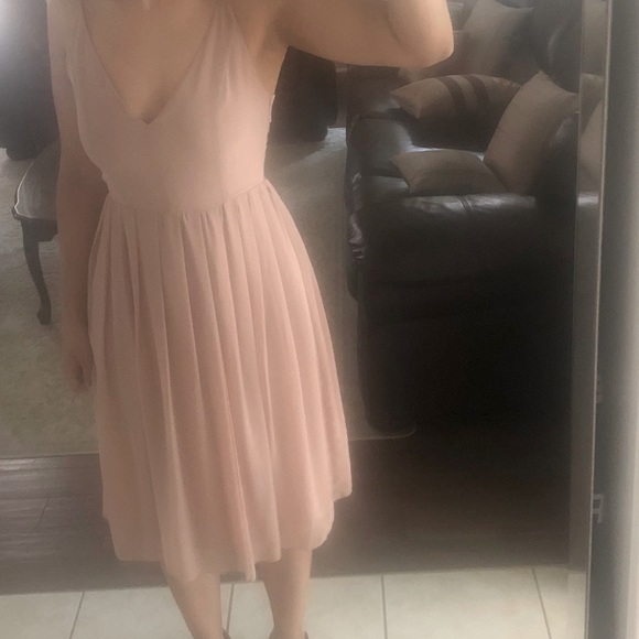 Aritizia beautiful feminine dress 👗 - Picture 1 of 3